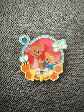 Disney Loungefly Winnie the Pooh Honeycomb Stained Glass Pin - Kanga and Roo